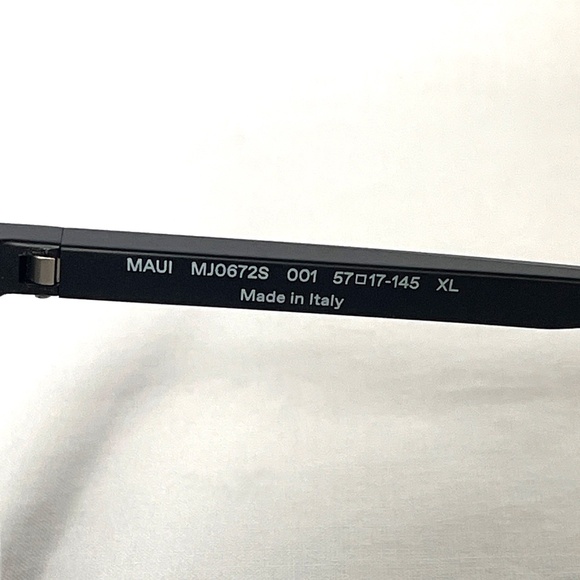 Maui Jim Hulili Polarized Sunglasses Matte Black MJ0672S-001 - Picture 7 of 10